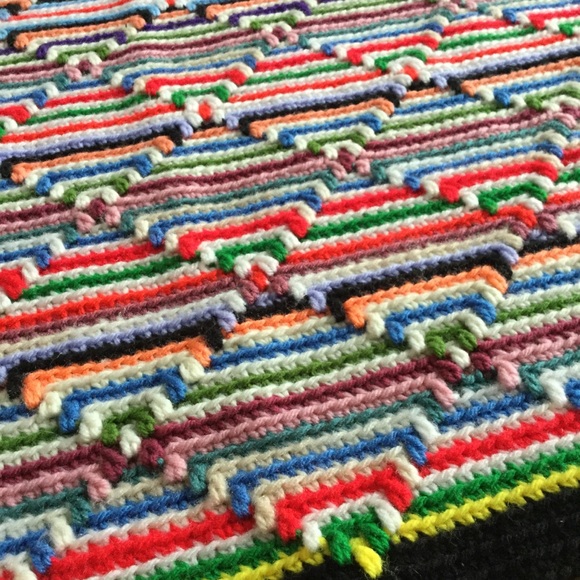 ‼️SOLD‼️Vintage Handmade Crochet Throw - Picture 2 of 7